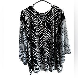 2 FOR $30 JM COLLECTION Abstract Hoop Front Wide Sheer Sleeve Blouse Sz L